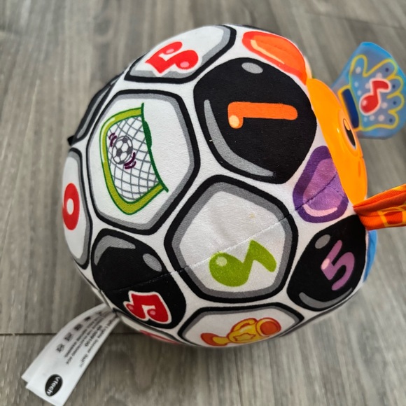 Interactive Musical Learning Ball - VTech - Picture 2 of 6